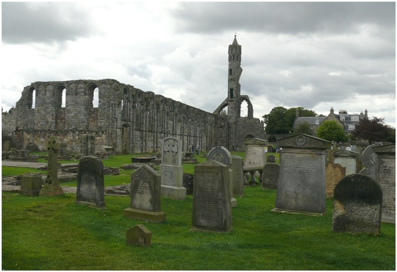 Ausserhalb St.Andrews liegt diese zerstrte Anlage, was im 14.Jahrhundert eine der grssten Kathedralen Grossbritanniens war. (04.08.2008)