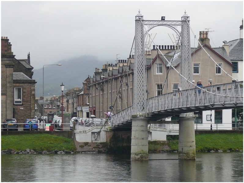 Bei Regenwetter sieht Inverness auch eher trist aus, so typisch schottisch eben. (06.08.2008)