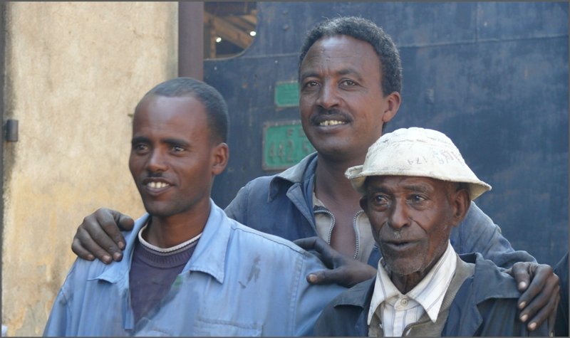 Mit Recht eine stolze Mannschaft im Lokdepot Asmara. (28.10.2008)