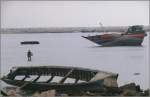 Tiefland/4983/das-klima-scheint-den-verfall-noch Das Klima scheint den Verfall noch zu beschleunigen. Bootsgerippe im Hafen von Massawa. (30.10.2008)