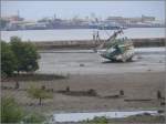 Der Hafen von Massawa macht einen gotverlassenen Eindruck, es ist feucht, heiss, stickig und jede Menge Schrott liegt herum. (30.10.2008)