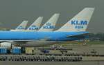 Flugzeuge/317/klm-flotte-in-amsterdam-beim-umsteigen KLM Flotte in Amsterdam, beim umsteigen nach Schottland. (02.08.2008)